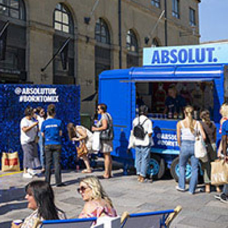 The horse box bar served Raspberri, Vanilia, Watermelon and Passionfruit cocktails